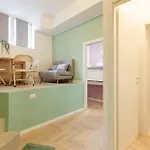 Insubria Park - Pastel Color Apartment! Daire Milano